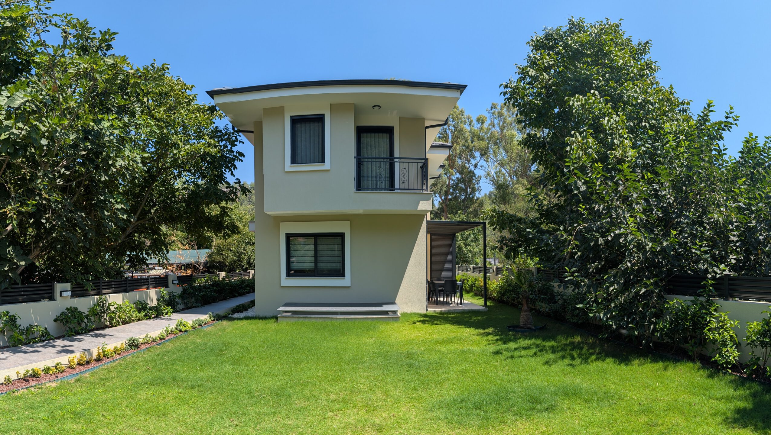 PXL_20250810_102609288.PANO